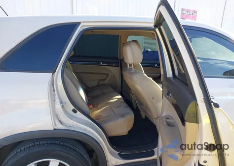 2011 Kia Sorento Lx z USA, uszkodzony, nr VIN 5XYKT3A18BG131344